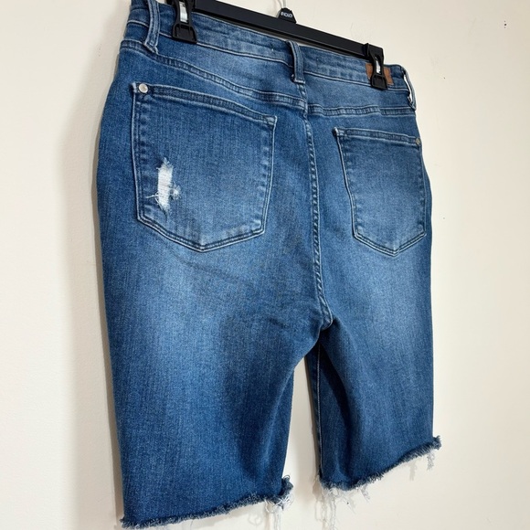 Judy Blue Y2K High Waist Raw Hem Bermuda Denim Blue Jean Shorts women's 11/30 - Picture 5 of 14